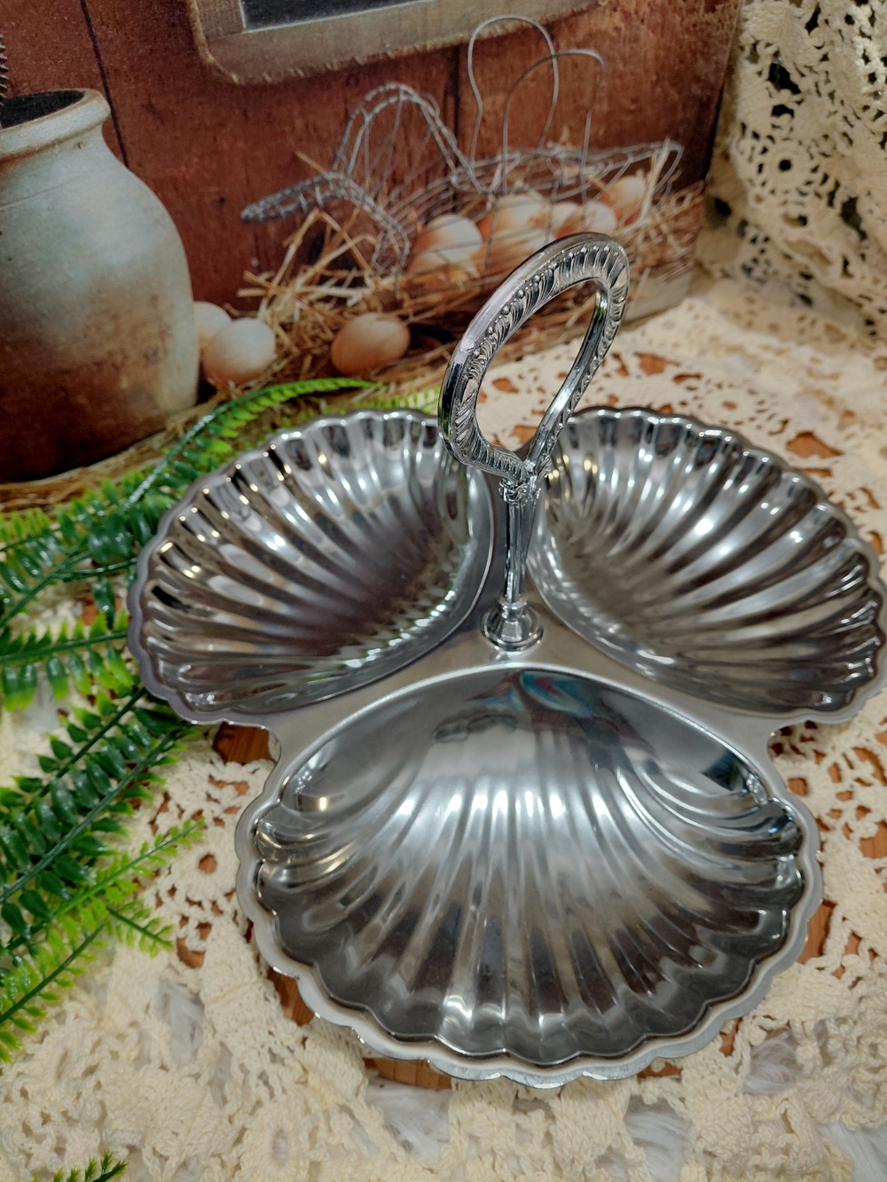 Silver-Tone 3-Section Shell Server with Handle - Picture 3 of 5